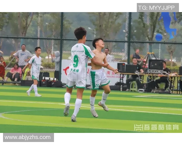 抖音游戏足球明星带你领略绿茵场上的激情与荣耀